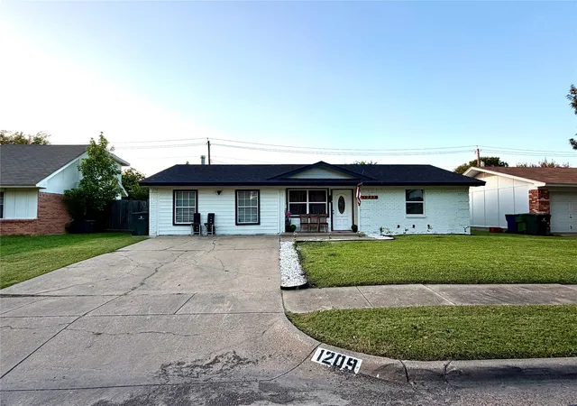 Photo 1 of Single family home for sale at 1209 Rosewood Hills Dr, Garland, TX 75040 | MLS# 21395542 | Listing updated on 2026-09-28