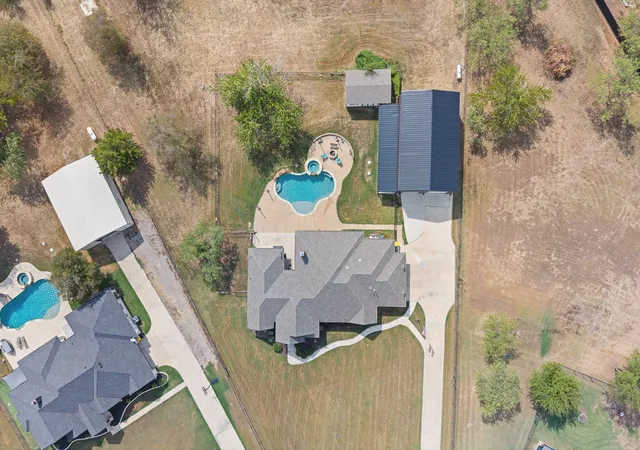 Photo 3 of Single family home for sale at 2533 Lime Ct, Burleson, TX 76028 | MLS# 21393356 | Listing updated on 2026-10-10