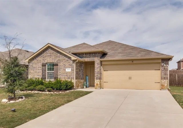Photo 1 of Single family home for sale at 175 Seabiscuit Dr, Caddo Mills, TX 75135 | MLS# 21395721 | Listing updated on 2026-09-26