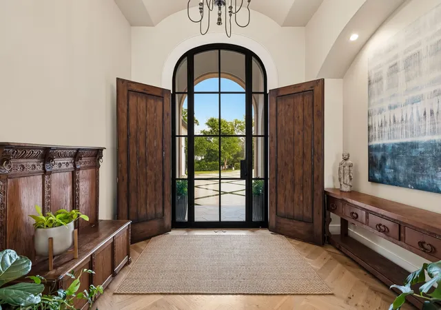 Photo 2 of Mansion for sale at 8315 Eagle Mountain Cir, Fort Worth, TX 76135 | MLS# 21395013 | Listing updated on 2026-10-07