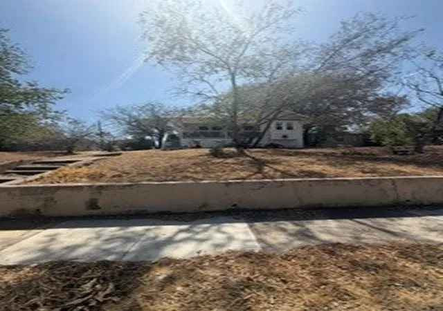 Photo 2 of Single family home for sale at 1276 E Magnolia Ave, Fort Worth, TX 76104 | MLS# 21395922 | Listing updated on 2026-09-26