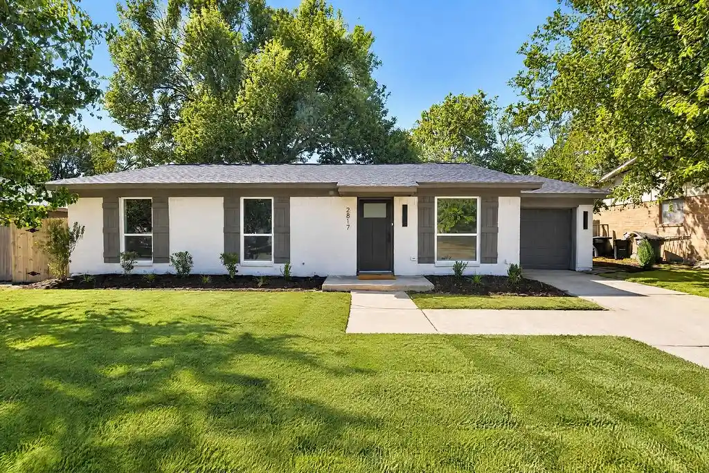 Single family home for sale at 2817 Ladona Dr, Fort Worth, TX 76133 | MLS# 21395838
