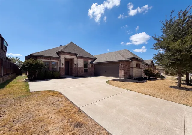 Photo 1 of Single family home for sale at 130 Red Pine Dr, Red Oak, TX 75154 | MLS# 21395933 | Listing updated on 2026-10-10