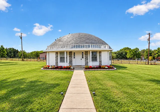 Photo 1 of Single family home for sale at 9530 Johns Rd, Alvarado, TX 76009 | MLS# 21395669 | Listing updated on 2026-10-09