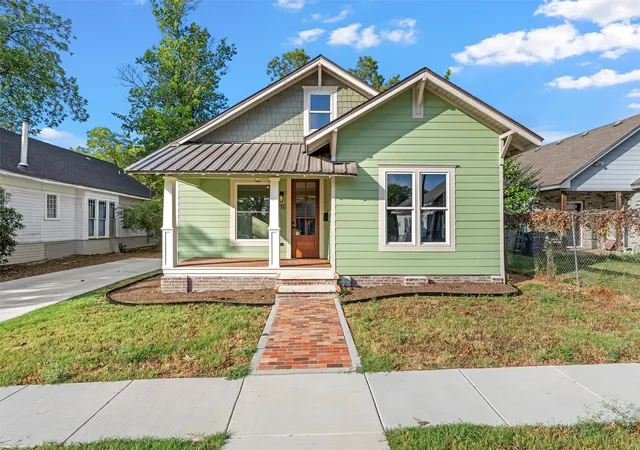 Photo 2 of Single family home for sale at 716 N 14th Street, Waco, TX 76707 | MLS# 21394816 | Listing updated on 2026-09-29