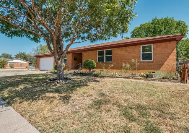 Photo 3 of Single family home for sale at 5020 Susan Lee Ln, North Richland Hills, TX 76180 | MLS# 21391906 | Listing updated on 2026-09-26