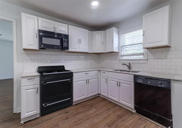 Photo 2 of Single family home for sale at 2622 W Johnson St, Denison, TX 75020 | MLS# 21395974 | Listing updated on 2026-09-26