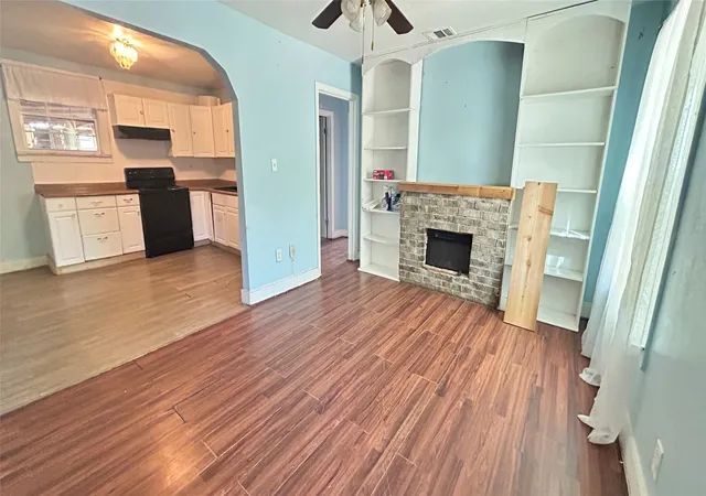 Photo 2 of Single family home for sale at 3557 Pecos St, Fort Worth, TX 76119 | MLS# 21395962 | Listing updated on 2026-10-02