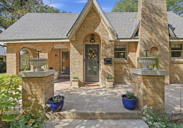 Photo 3 of Sale Pending at 704 Forrest Ave, Cleburne, TX 76033 | MLS# 21395701 | Listing updated on 2026-10-05