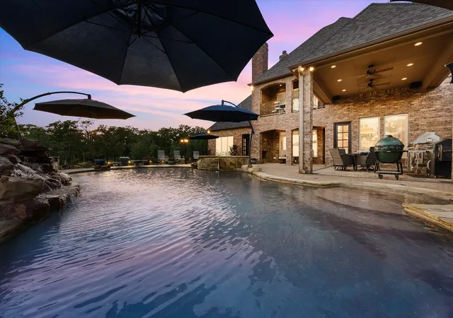 Photo 3 of Mansion for sale at 103 Oak Grv Ln, Boyd, TX 76023 | MLS# 21387246 | Listing updated on 2026-09-30