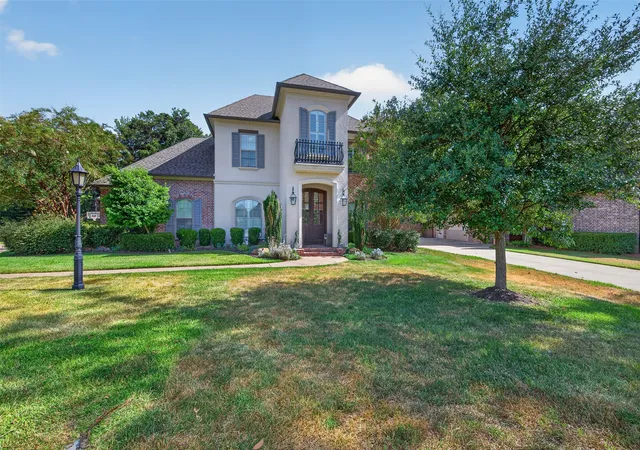 Photo 2 of Single family home for sale at 443 Oakwood Tr Ct, Shreveport, LA 71106 | MLS# 21395850 | Listing updated on 2026-09-26
