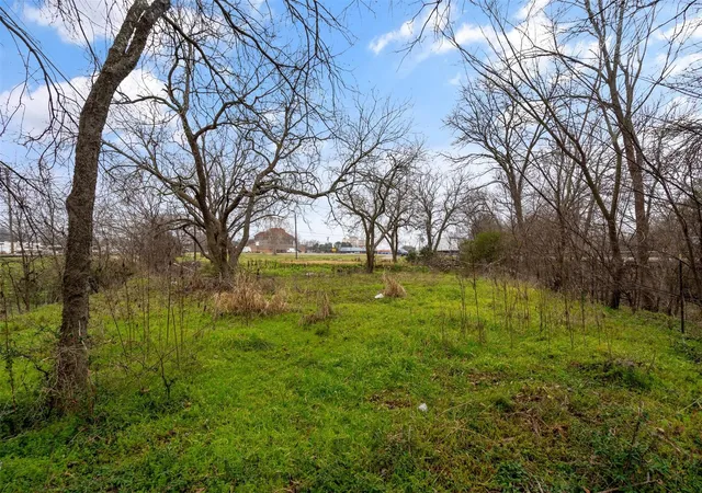 Photo 4 of Land for sale at 1717 N Main St, Cleburne, TX 76033 | MLS# 21396039 | Listing updated on 2026-09-26