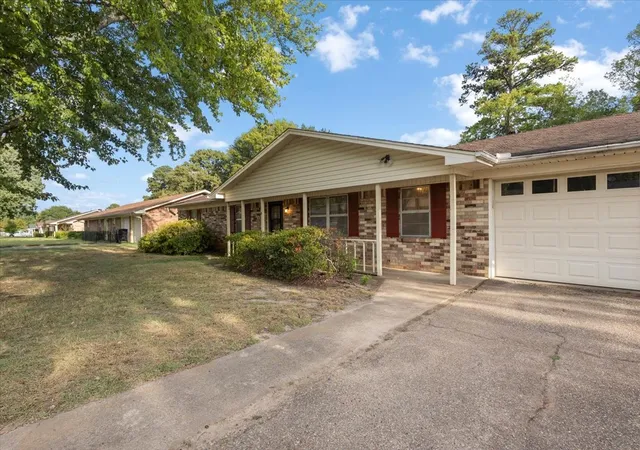 Photo 3 of Single family home for sale at 202 Sherwood Dr, Longview, TX 75605 | MLS# 21396055 | Listing updated on 2026-09-26