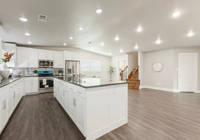 Photo 3 of Single family home for sale at 407 Pleasant Valley Ln, Richardson, TX 75080 | MLS# 21396024 | Listing updated on 2026-10-10