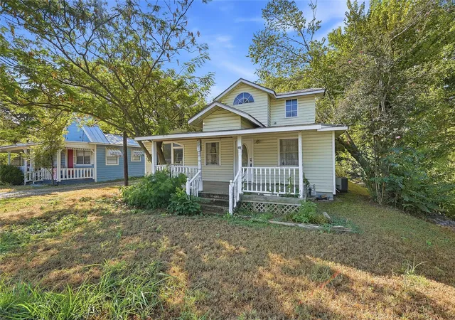 Photo 2 of Single family home for sale at 207 E Fm 120, Pottsboro, TX 75076 | MLS# 21393442 | Listing updated on 2026-09-26