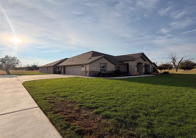 Photo 2 of Single family home for sale at 1136 Tremont Ln, Granbury, TX 76049 | MLS# 21396051 | Listing updated on 2026-09-26