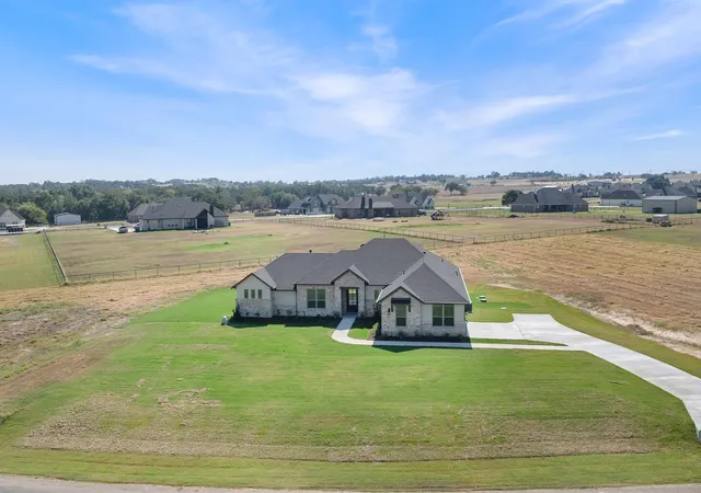 Photo 3 of Single family home for sale at 1099 Paradise Pkwy, Poolville, TX 76487 | MLS# 21395991 | Listing updated on 2026-09-26
