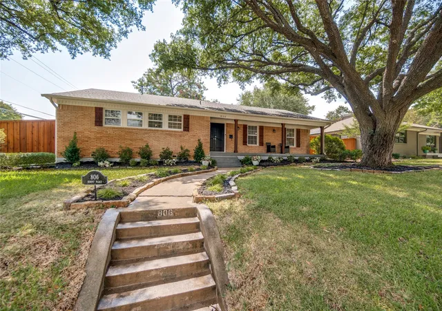 Photo 39 of Single family home for sale at 806 Knott Pl, Dallas, TX 75208 | MLS# 21015377 | Listing updated on 2026-10-07