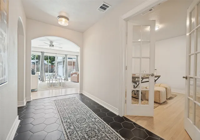 Photo 3 of Single family home for sale at 806 Knott Pl, Dallas, TX 75208 | MLS# 21015377 | Listing updated on 2026-10-07