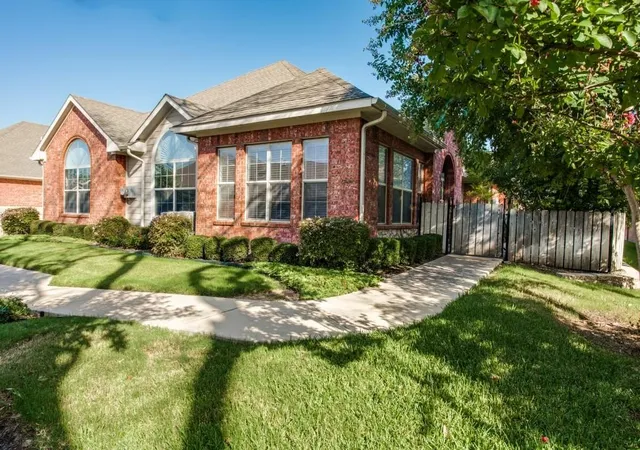 Listing Photo 1 - Condo for sale in building located at 3120 Camellia Rose Dr, Fort Worth, TX 76116 - Unit #311