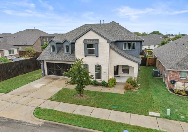 Photo 2 of Single family home for sale at 501 Windcrest Dr, Wylie, TX 75098 | MLS# 21395589 | Listing updated on 2026-10-08
