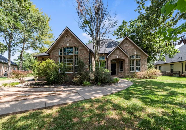 Photo 2 of Single family home for sale at 347 Saint Andrews Dr, Mabank, TX 75156 | MLS# 21395180 | Listing updated on 2026-09-28