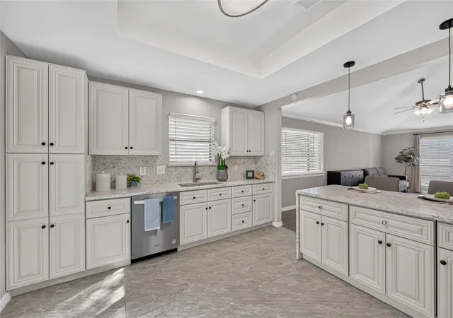 Photo 2 of Sale Pending at 806 Creekside Dr, Euless, TX 76040 | MLS# 21387503 | Listing updated on 2026-10-09