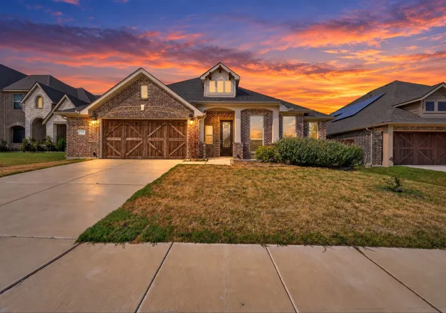 Photo 1 of Single family home for sale at 289 Sparkling Springs, Waxahachie, TX 75165 | MLS# 21396209 | Listing updated on 2026-10-28