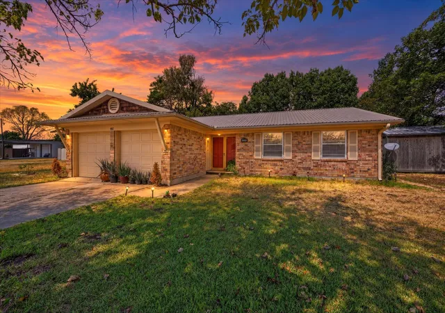 Photo 1 of Sale Pending at 402 W Carter St, Savoy, TX 75479 | MLS# 21395946 | Listing updated on 2026-10-07