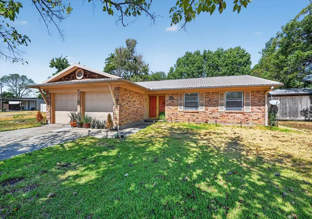 Photo 2 of Sale Pending at 402 W Carter St, Savoy, TX 75479 | MLS# 21395946 | Listing updated on 2026-10-07