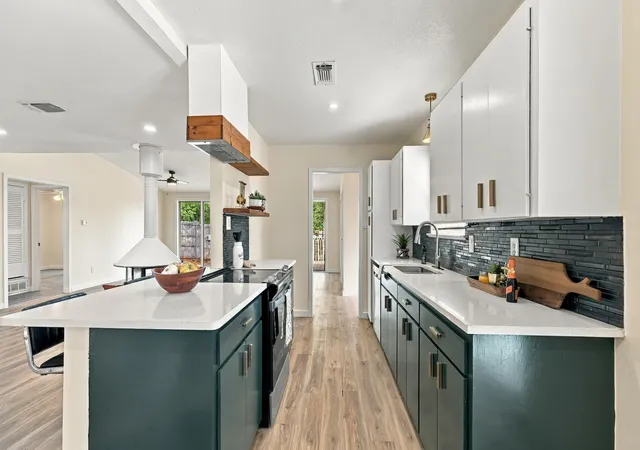 Photo 1 of Single family home for sale at 1206 Foster Ln, Weatherford, TX 76086 | MLS# 21395391 | Listing updated on 2026-10-04