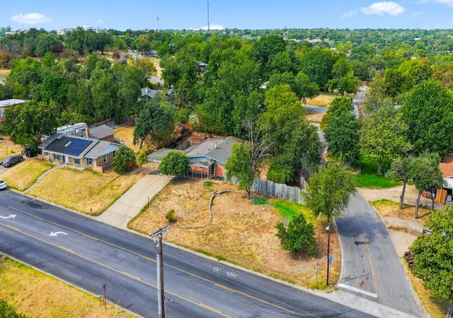 Photo 2 of Single family home for sale at 1206 Foster Ln, Weatherford, TX 76086 | MLS# 21395391 | Listing updated on 2026-10-04