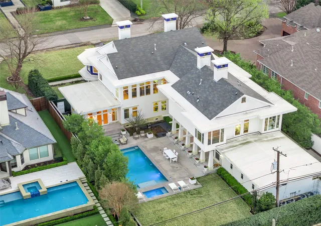 Photo 3 of Mansion for sale at 6215 Norway Rd, Dallas, TX 75230 | MLS# 21396031 | Listing updated on 2026-09-27