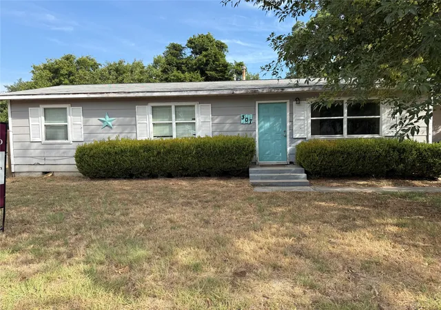 Photo 2 of Single family home for sale at 307 Parker Ln, Whitesboro, TX 76273 | MLS# 21394778 | Listing updated on 2026-09-26