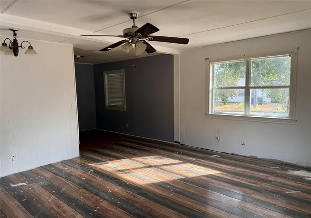 Photo 3 of Single family home for sale at 307 Parker Ln, Whitesboro, TX 76273 | MLS# 21394778 | Listing updated on 2026-09-26