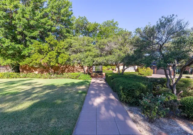 Photo 2 of Single family home for sale at 1410 Tanglewood Rd, Abilene, TX 79605 | MLS# 21394746 | Listing updated on 2026-10-07
