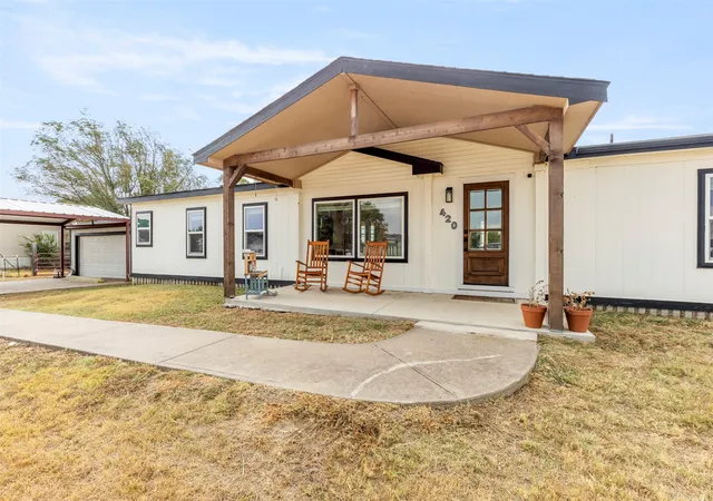 Photo 3 of Manufactured home for sale at 420 Choice Dr, Palmer, TX 75152 | MLS# 21394334 | Listing updated on 2026-10-06
