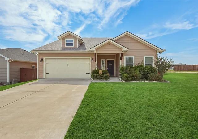 Photo 3 of Single family home for sale at 3302 Sweetwater Way, Sherman, TX 75090 | MLS# 21396266 | Listing updated on 2026-09-26