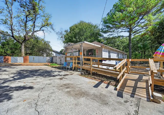 Photo 3 of Single family home for sale at 2216 Suewood Ln, Dallas, TX 75217 | MLS# 21395732 | Listing updated on 2026-10-01