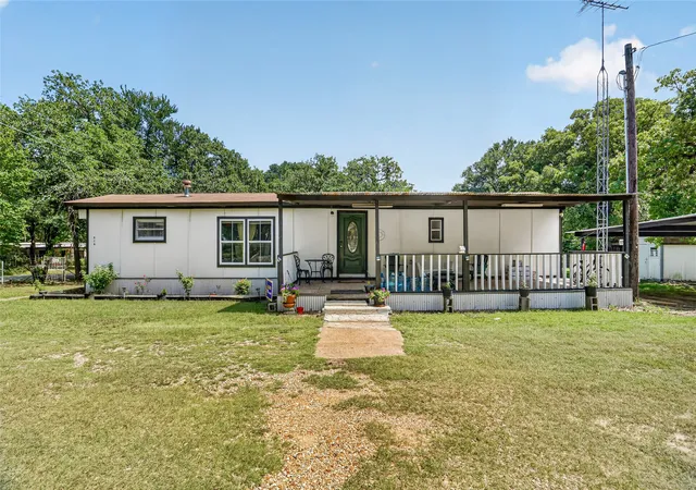 Manufactured home for sale at 916 Fawn Dr, Granbury, TX 76049 | MLS# 21396329