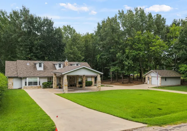 Photo 1 of Single family home for sale at 411 County Rd 2127, Pittsburg, TX 75686 | MLS# 21396312 | Listing updated on 2026-09-26
