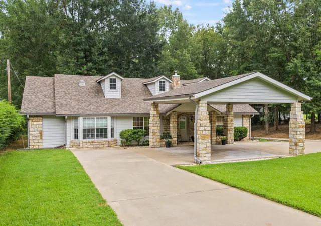 Photo 2 of Single family home for sale at 411 County Rd 2127, Pittsburg, TX 75686 | MLS# 21396312 | Listing updated on 2026-09-26
