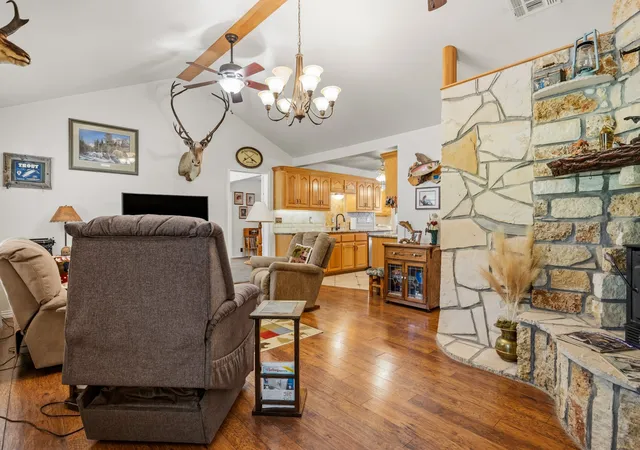 Photo 4 of Single family home for sale at 411 County Rd 2127, Pittsburg, TX 75686 | MLS# 21396312 | Listing updated on 2026-09-26