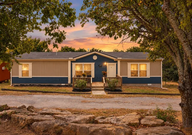 Photo 1 of Manufactured home for sale at 5519 Upper Denton Rd, Weatherford, TX 76085 | MLS# 21396317 | Listing updated on 2026-10-09