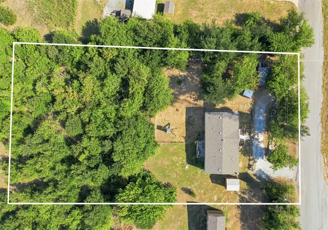 Photo 2 of Manufactured home for sale at 5519 Upper Denton Rd, Weatherford, TX 76085 | MLS# 21396317 | Listing updated on 2026-10-09