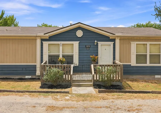 Photo 3 of Manufactured home for sale at 5519 Upper Denton Rd, Weatherford, TX 76085 | MLS# 21396317 | Listing updated on 2026-10-09