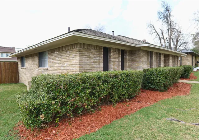 Photo 3 of Single family home for sale at 7137 Hunnicut Rd, Dallas, TX 75227 | MLS# 21393374 | Listing updated on 2026-09-26