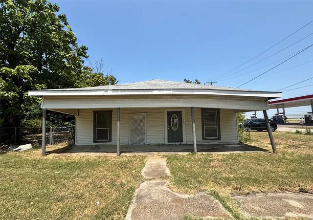Photo 1 of Single family home for sale at 309 E Mowry St, Crandall, TX 75114 | MLS# 21396336 | Listing updated on 2026-09-26