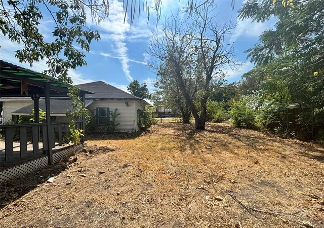 Photo 2 of Single family home for sale at 309 E Mowry St, Crandall, TX 75114 | MLS# 21396336 | Listing updated on 2026-09-26