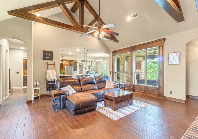 Photo 4 of Single family home for sale at 108 Oak Crk Dr, Springtown, TX 76082 | MLS# 21395129 | Listing updated on 2026-09-26
